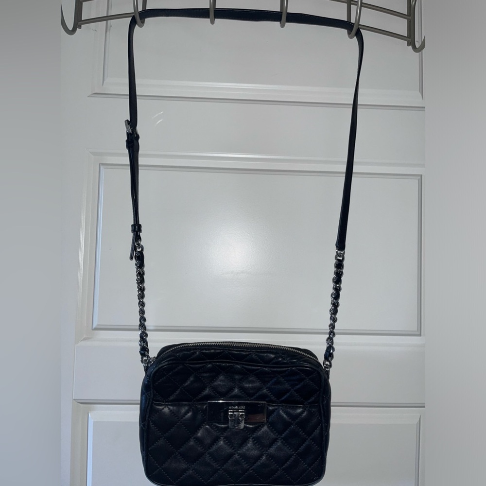 MICHAEL KORS Susannah Medium Messenger Bag
